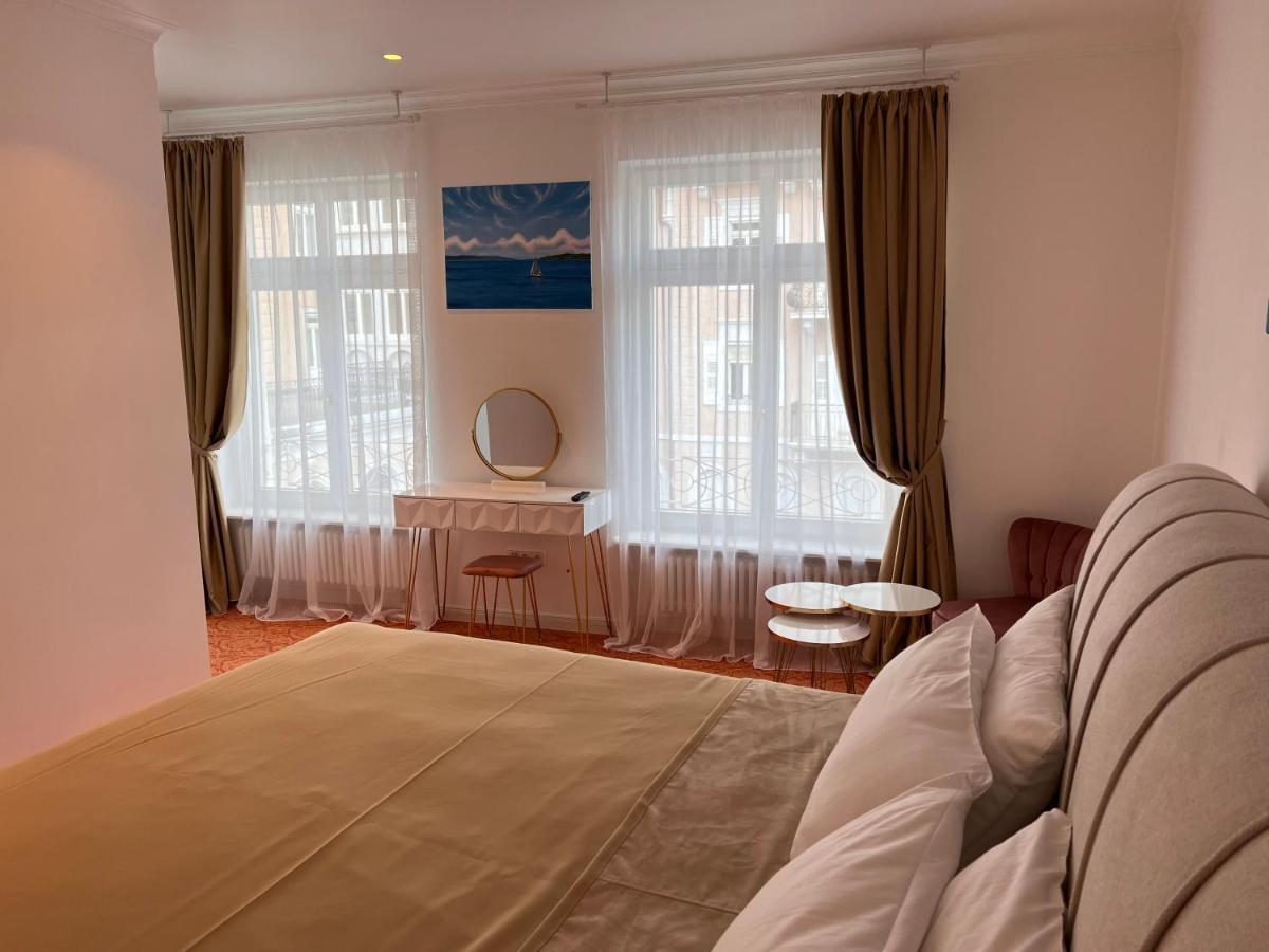 Art House One 3*